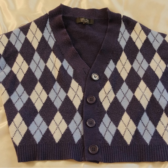 Cardigan - Picture 2 of 4